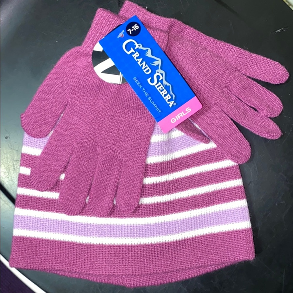 New grand Sierra Two piece hat and gloves
